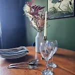 Country Style In The City - Close To Airport